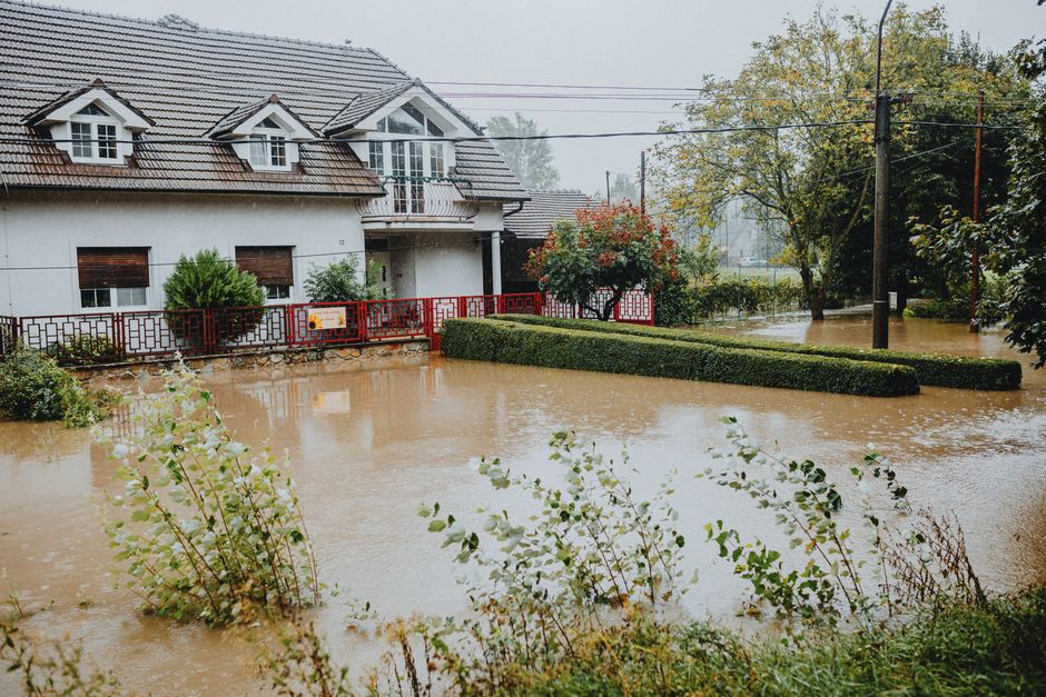 Catastrophes naturelles : un régime sous tension